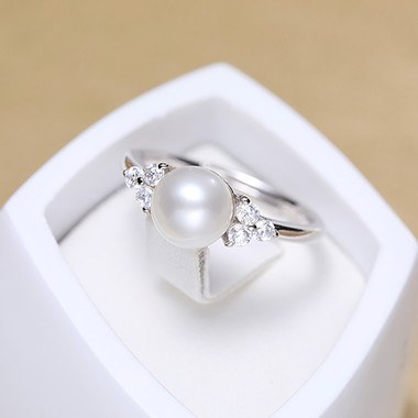 FRESHWATER PEARL RING - BUTTERFLY